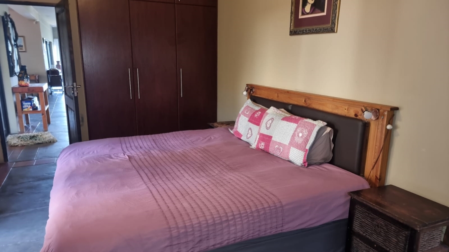 6 Bedroom Property for Sale in Merryhill Eastern Cape